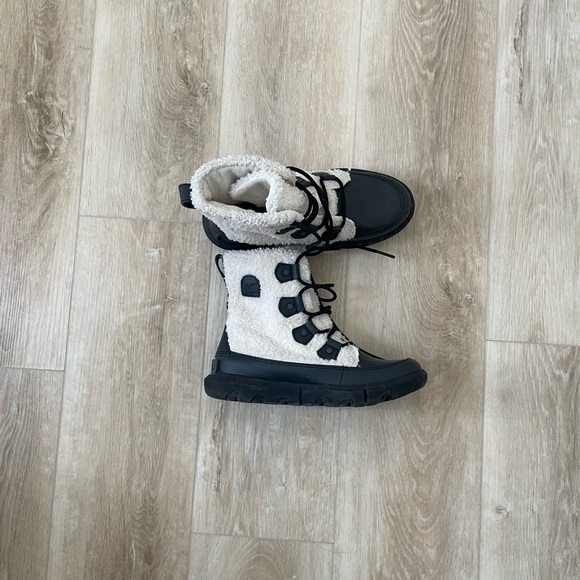 Women's Explorer II Joan Cozy Faux Shearling Boots - Picture 5 of 5